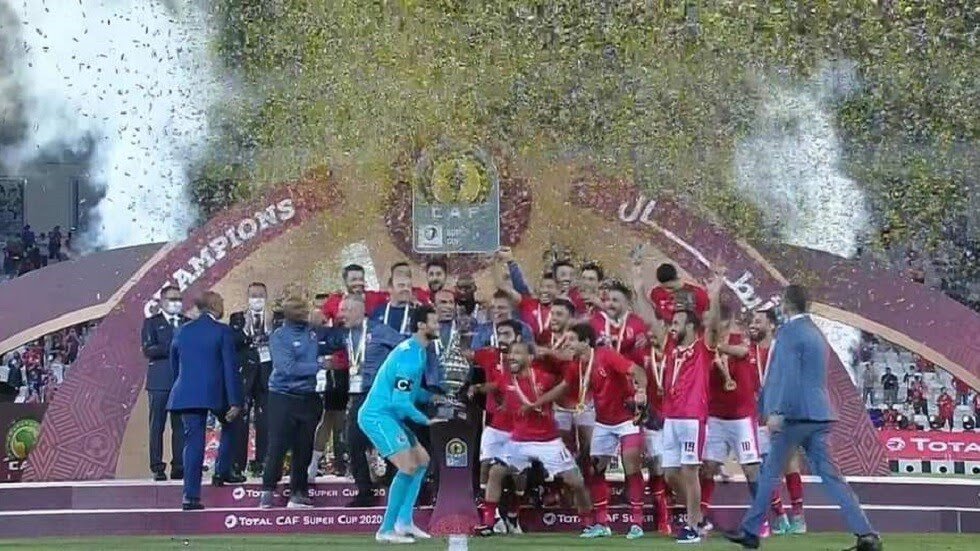 الأهلي المصري يهزم نهضة بركان ويتوج بطلا لكأس السوبر الإفريقي