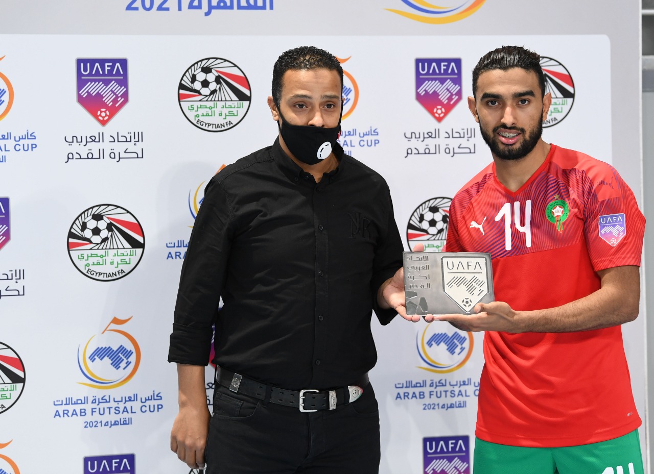 اللجنة المنظمة للبطولة العربية لكرة القدم داخل القاعة تختار المغربي إدريس الرايس فني أحسن لاعب في لقاء المنتخب الوطني أمام البحرين