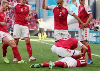 إريكسن يغادر المستشفى بعد جراحة ناجحة