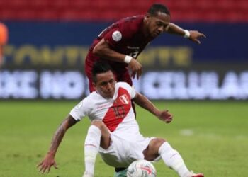 بيرو والإكوادور ترافقان البرازيل وكولومبيا إلى ربع النهائي