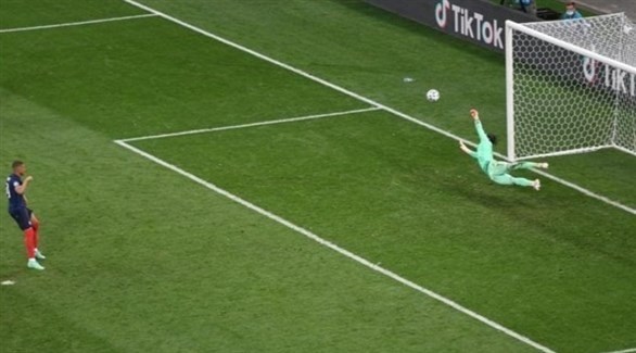 مبابي يعتذر بعد التسبب بخروج فرنسا من “يورو 2020”
