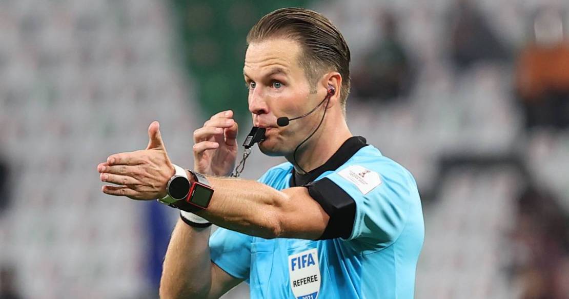 الهولندي ماكيلي حكماً لافتتاح يورو 2020