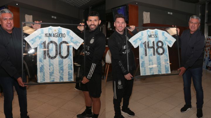 رئيس الاتحاد الأرجنتيني يقدم هدية لميسي وأغويرو