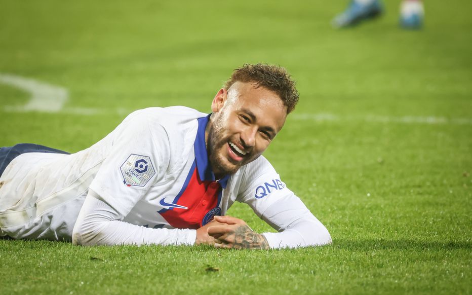 برشلونة ينهي نزاعه القضائي مع نيمار «ودياً»