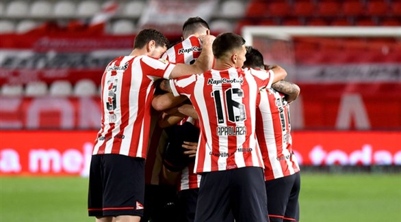 إستوديانتس يتصدر الدوري الأرجنتيني