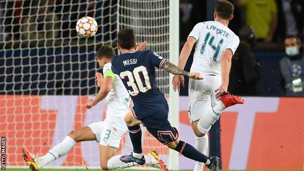 دوري الأبطال: ميسي يبصم على أول أهدافه مع باريس سان جيرمان من بوابة مانشستر سيتي