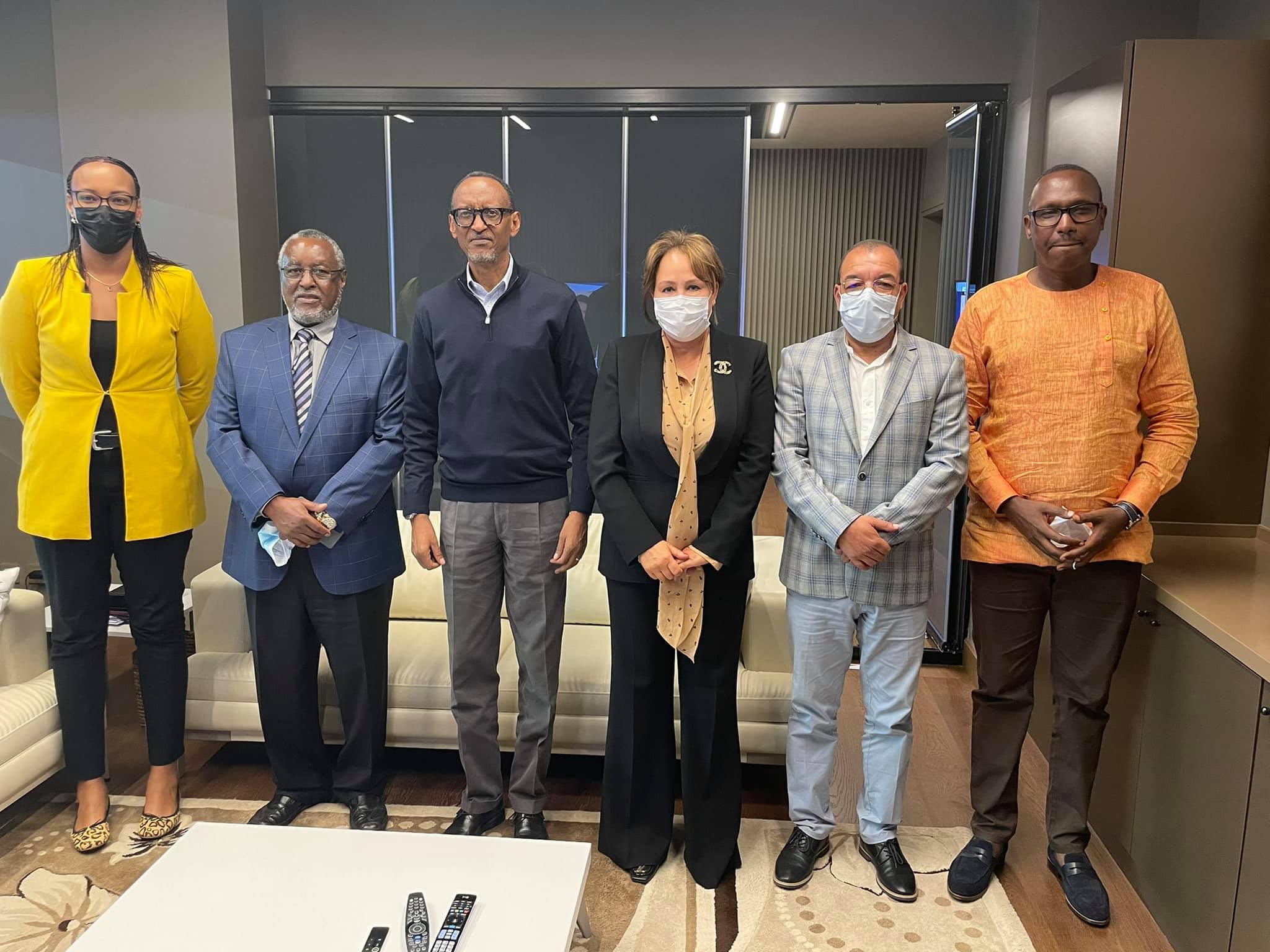 رئيس الرواندي يستقبل المغربية بشرى حجيج رئيسة الكونفدرالية الإفريقية للكرة الطائرة