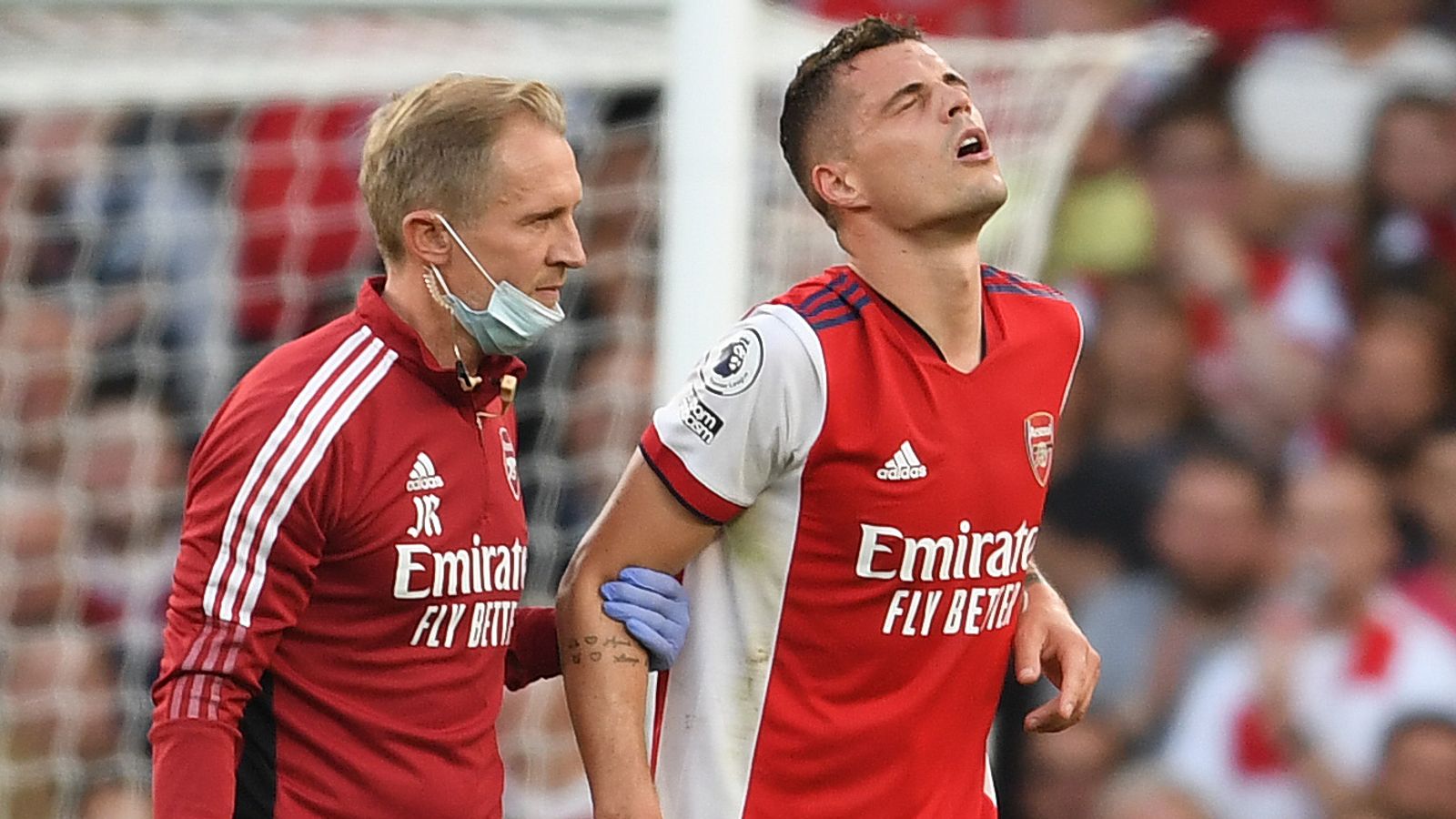 لاعب وسط آرسنال يغيب ثلاثة أشهر بسبب إصابة في الركبة
