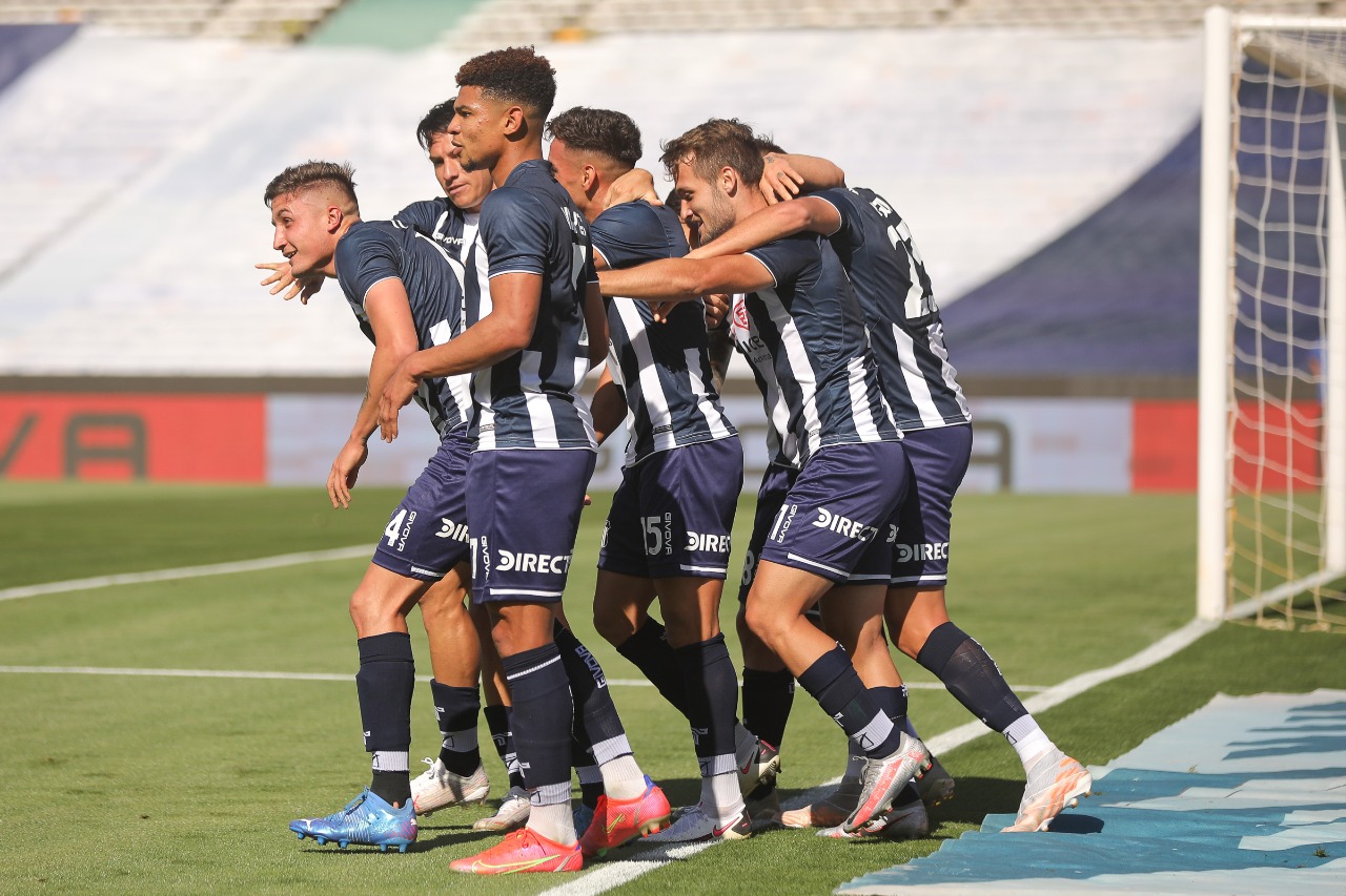 تاييريس يتمسك بصدارة الدوري الأرجنتيني