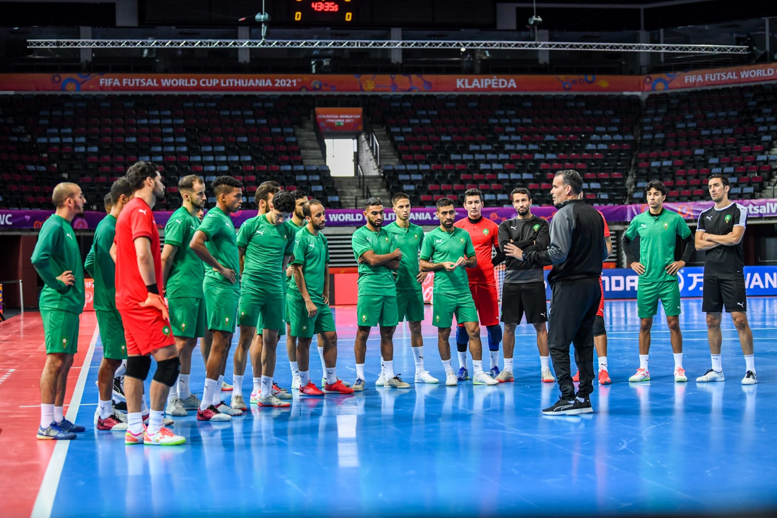 المنتخب الوطني لكرة القدم داخل القاعة يُجري آخر حصة تدريبية قبل لقاء البرتغال في كأس العالم