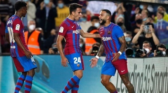 برشلونة يستعد لـ”الكلاسيكو” بفوز مثير على فالنسيا