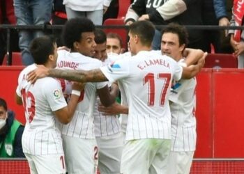 “الليغا’: إشبيلية يستعيد نغمة الانتصارات بفوز 2-0 على أوساسونا