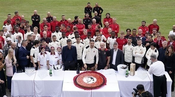 إبراهيموفيتش يكمل 40 عاماً.. والاعتزال ليس ضمن خططه