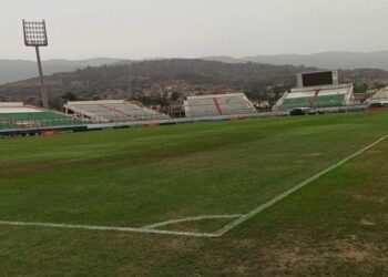 الجزائر: عقوبات بحق المسؤولين عن تدهور أرضية “مصطفى تشاكر”