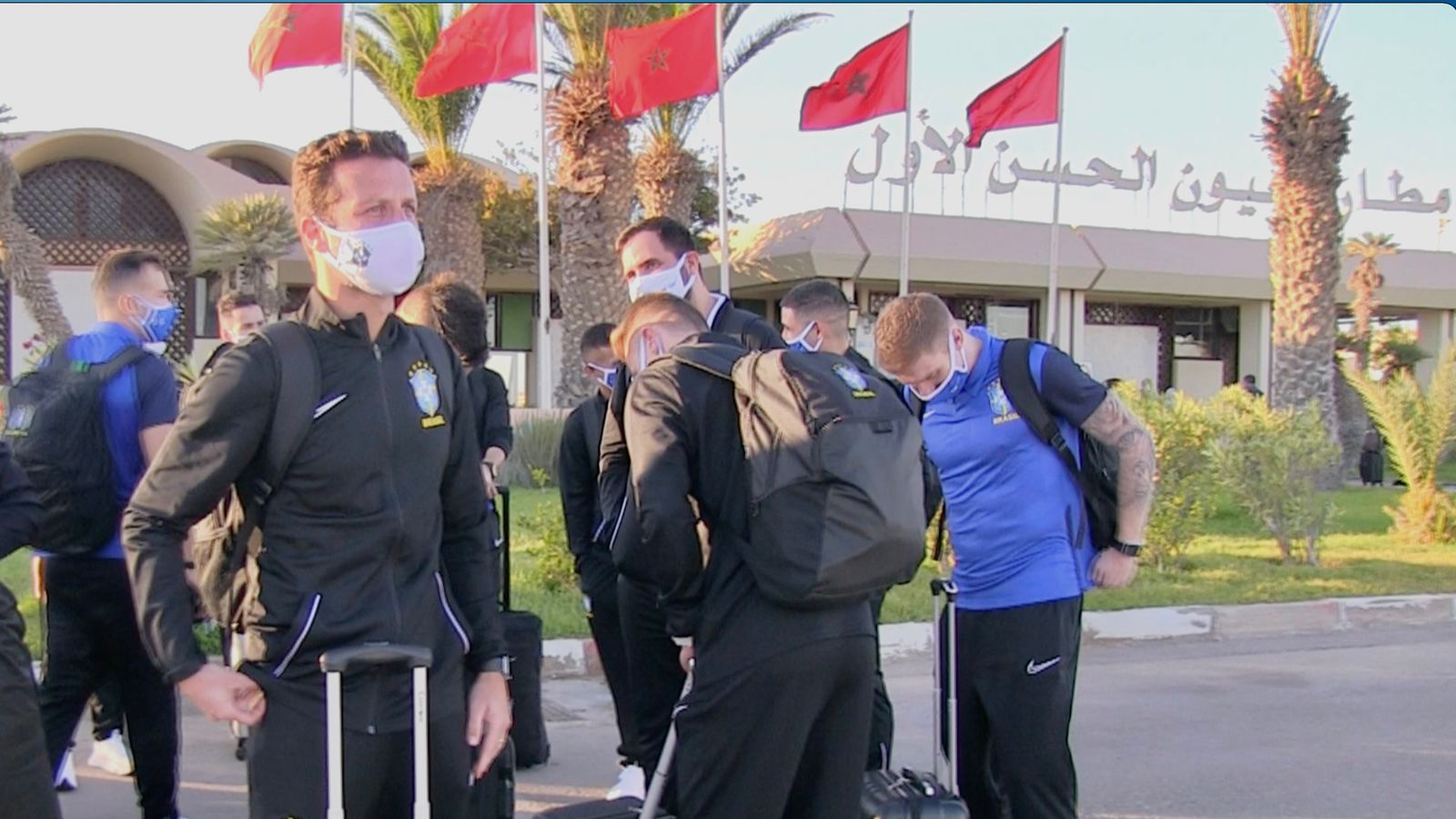 بالفيديو…بعثة منتخب البرازيل لكرة القدم داخل القاعة تحل بمدينة العيون