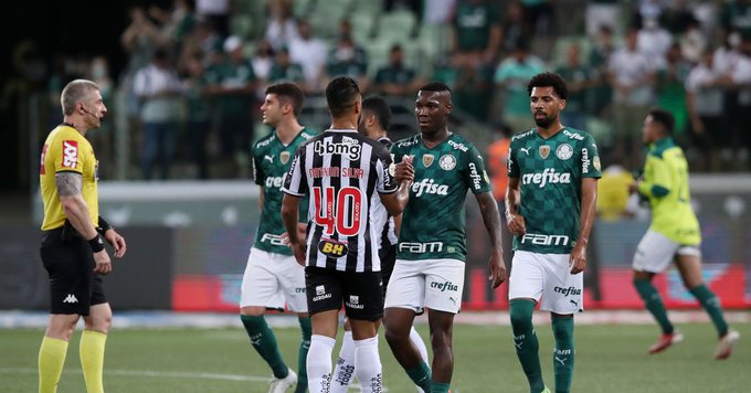 أتلتيكو مينيرو يقترب من التتويج بلقب الدوري البرازيلي