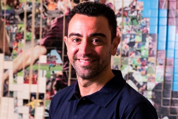 كلمات تشافي الأولى بعد تسلمه تدريب برشلونة