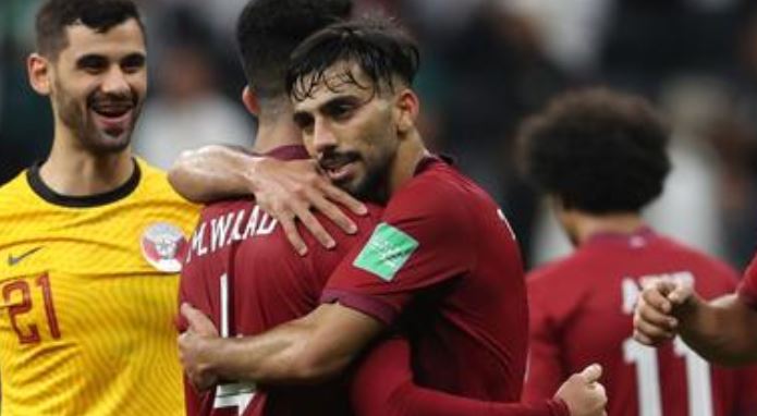 المنتخب القطري يكتسح نظيره الإماراتي ويتأهل لنصف نهائي كأس العرب “فيفا”