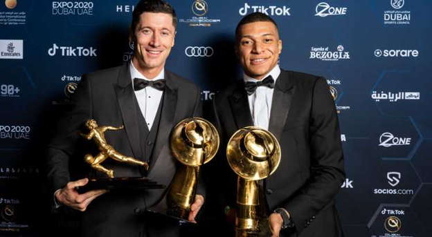 مبابي وليفاندوفسكي الأفضل لاعب في العالم