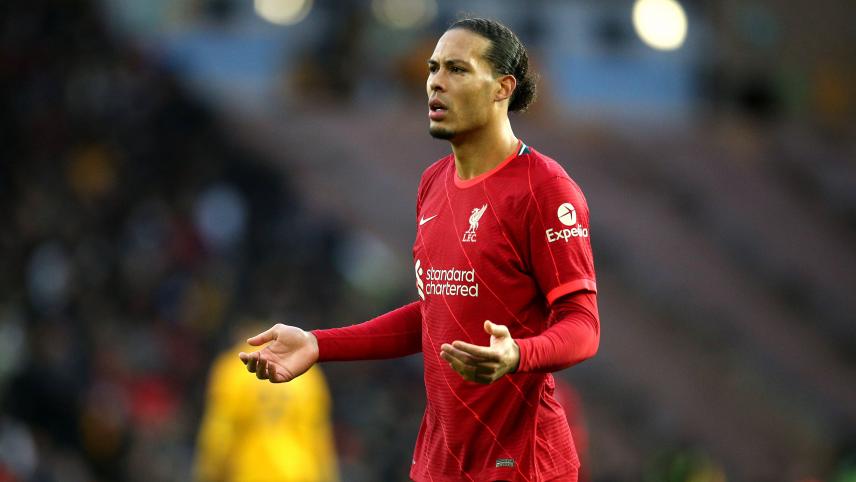 ليفربول يعلن إصابة فان دايك وجونز وفابينيو بكورونا
