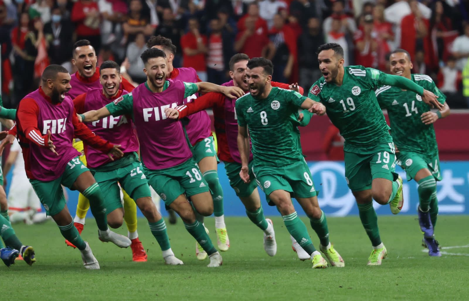 المنتخب الجزائري يفوز على نظيره التونسي ويتوج بطلا لكأس العرب
