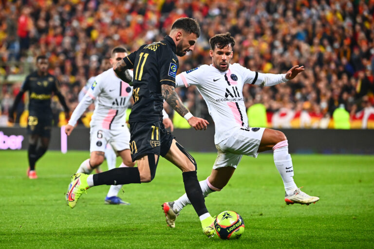سان جيرمان متصدر الدوري الفرنسي يسقط في فخ التعادل أمام مضيفه لانس 1 – 1