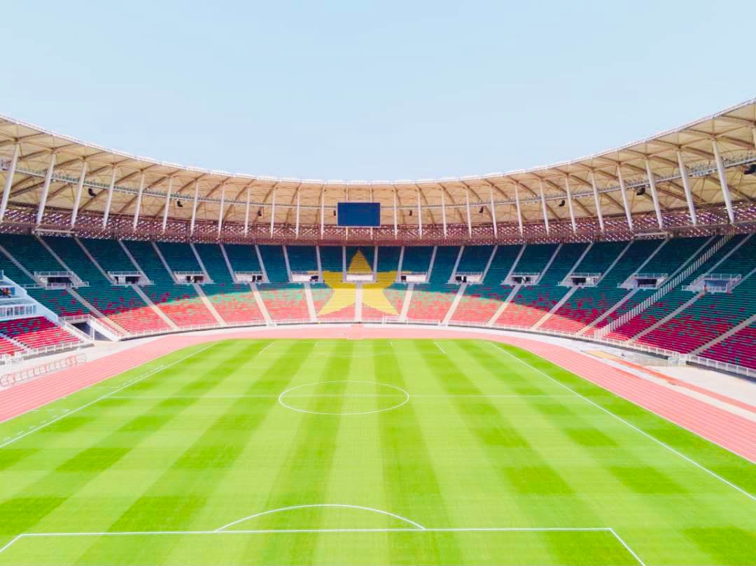 صامويل إيتو يواصل التحدي يؤكد إقامة كأس أمم إفريقيا في موعدها