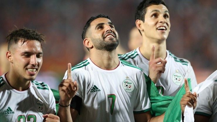 هكذا وصف “الكاف” المنتخب الجزائري أيام قليلة من بداية “الكان
