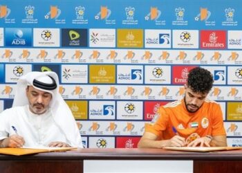 عجمان الإماراتي يتعاقد مع وليد أزارو