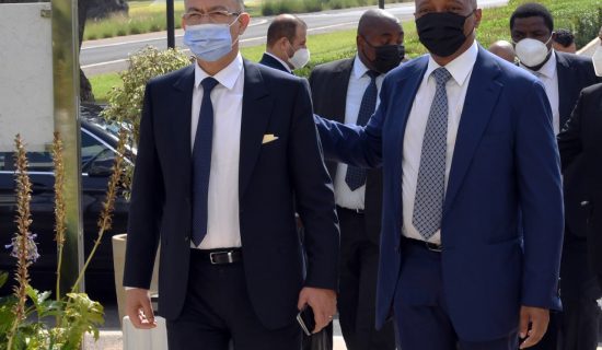 لقجع يرد على الاتهامات بشأن التأمر على الكاميرون لتأجيل “الكان”