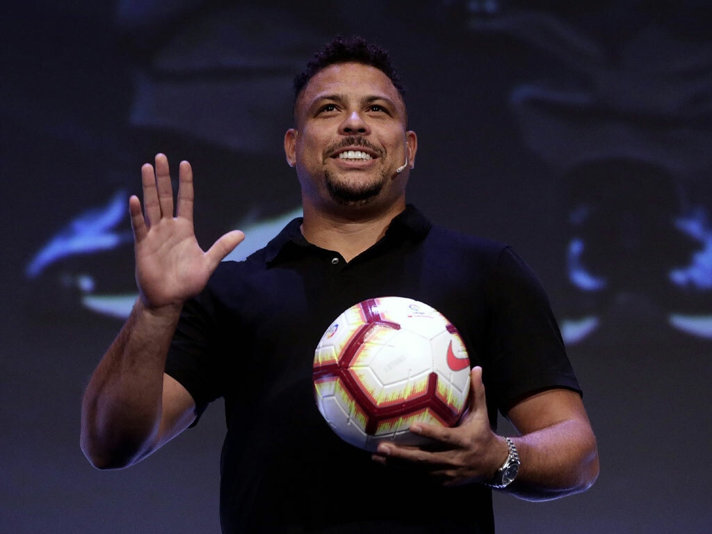 إصابة النجم البرازيلي السابق رونالدو بكورونا