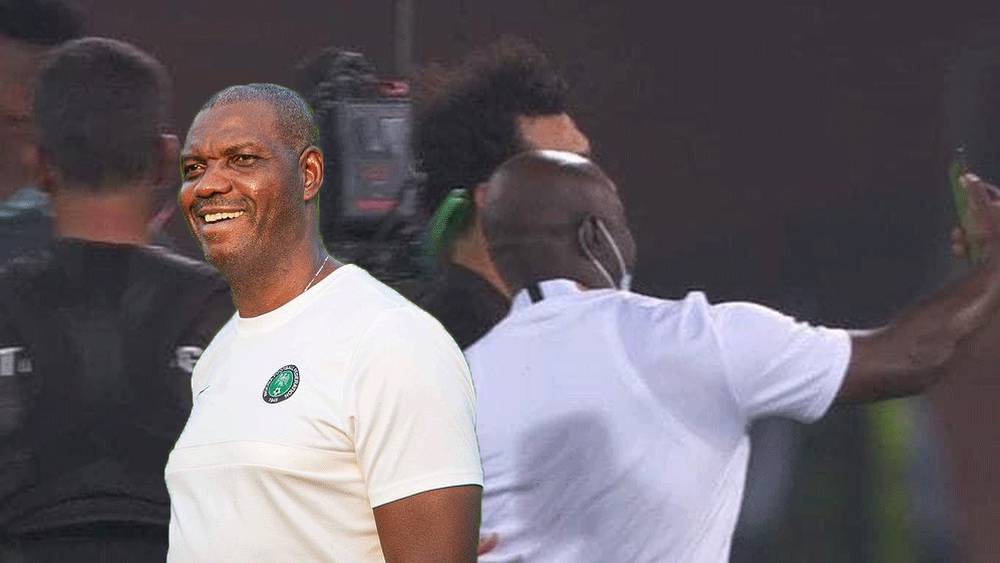 في لقطة مثيرة… منتخب نيجيريا يلتقط “سيلفي” مع محمد صلاح