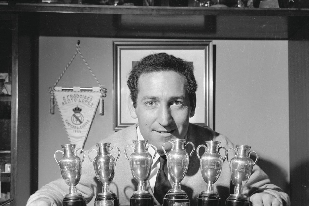 وفاة لاعب ريال مدريد السابق باكو خينتو