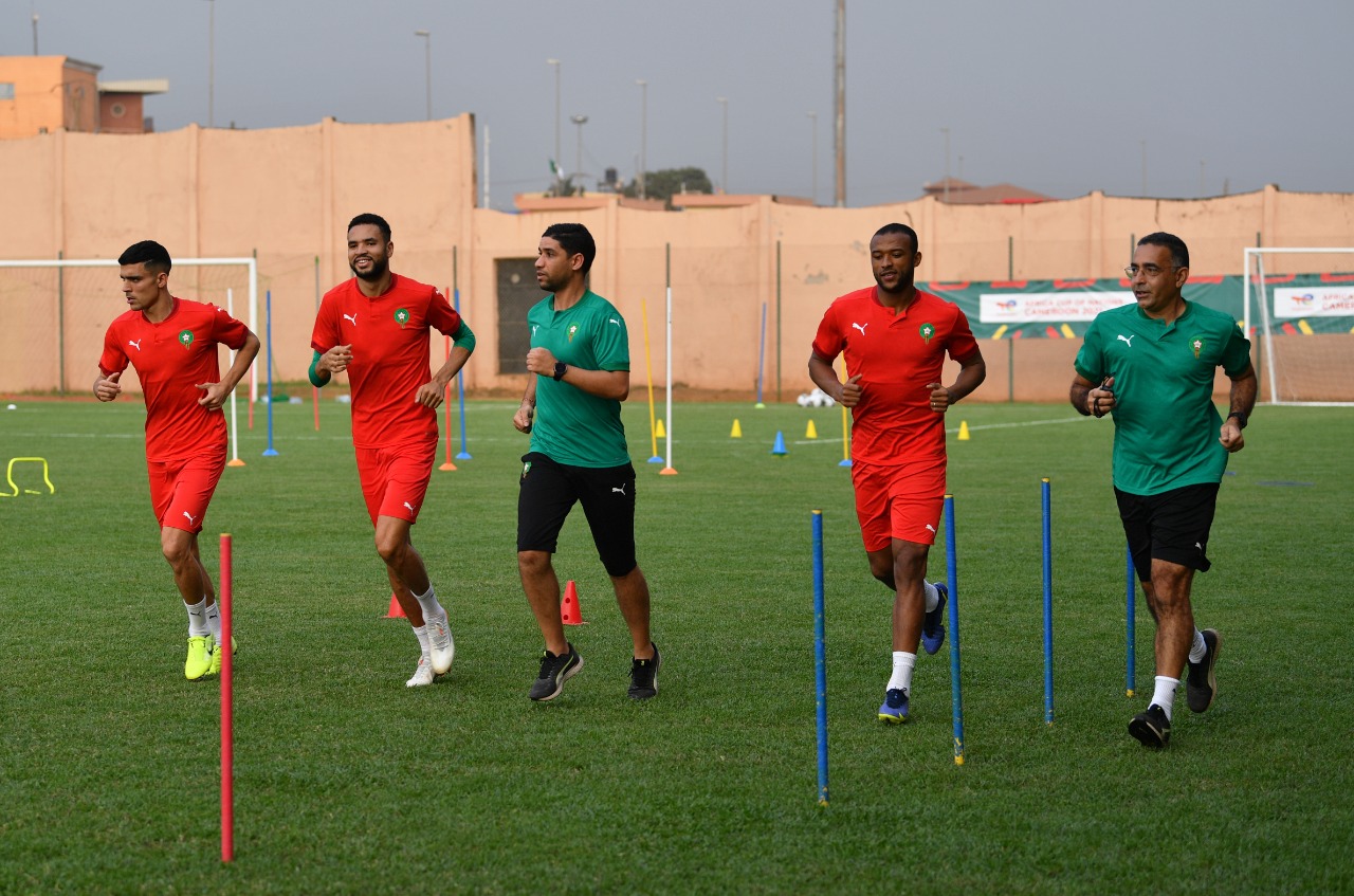 المنتخب المغربي يجري الحصة ما قبل الأخير لمواجهة جزر القمر