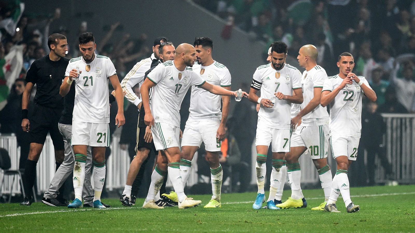 الكاف يصدم المنتخب الجزائري قبل مواجهة كوت ديفوار