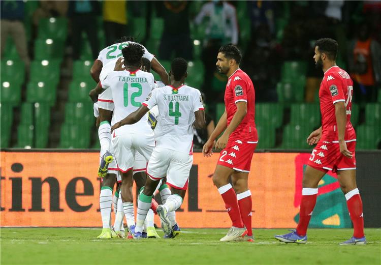 بوركينا فاسو تطيح بتونس وتتأهل إلى نصف نهائي أمم إفريقيا