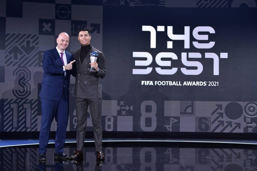 ميسي ورونالدو في التشكيل العام للفيفا