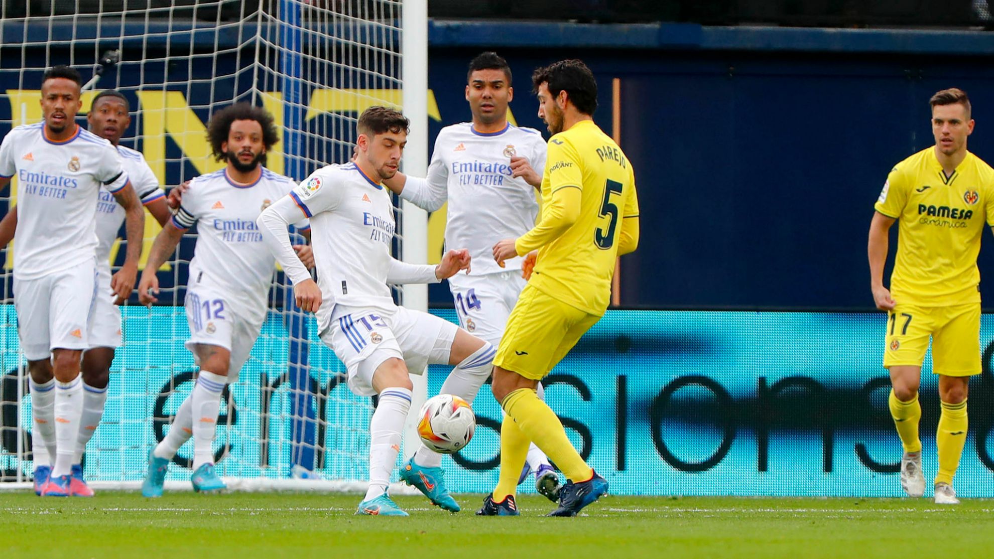ريال مدريد يسقط في فخ التعادل في الليغا مع فياريال قبل موقعة باريس سان جيرمان