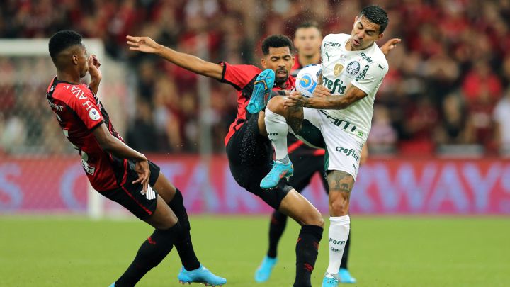 هدف متأخر يحافظ على آمال بالميراس في كأس السوبر بأمريكا الجنوبية