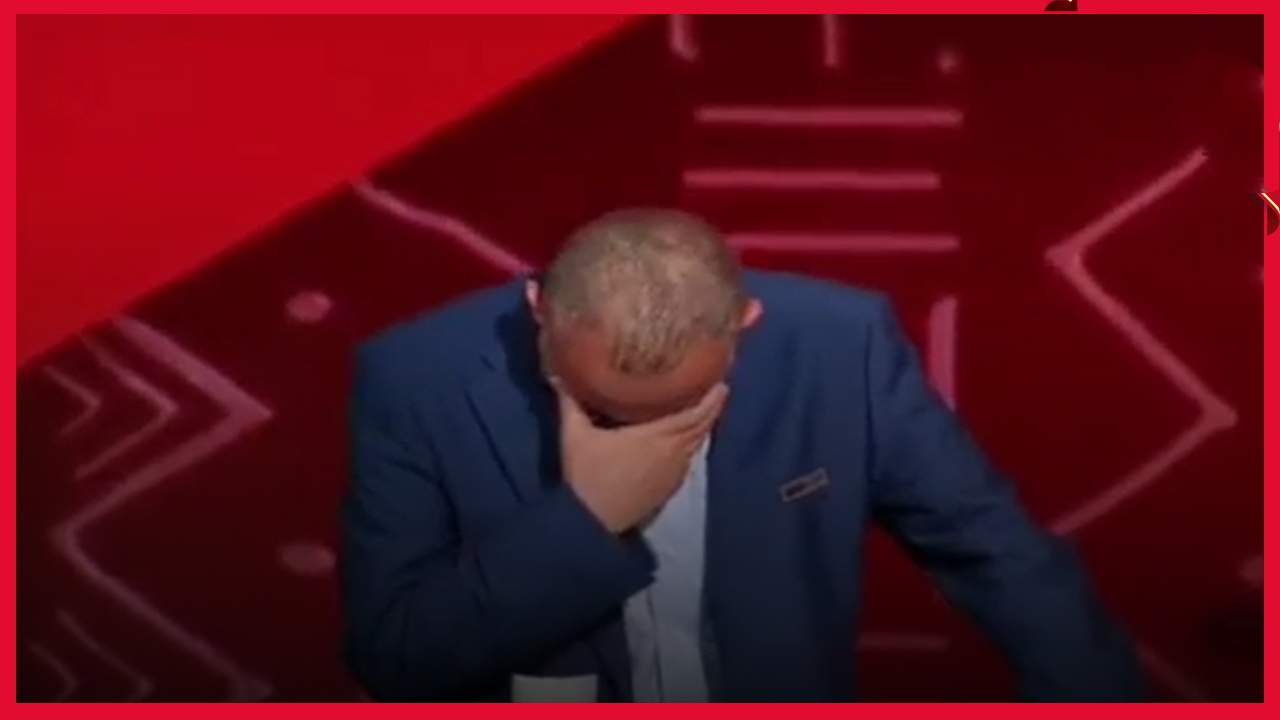 الإعلامي المصري في بي ان سبورت القطرية ينهار بالبكاء على الهواء مباشرةً متعاطفا مع الطفل “ريّان”