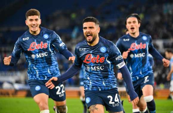 نابولي يتقاسم صدارة الدوري الإيطالي مع ميلان بهدف قاتل في مرمى لاتسيو