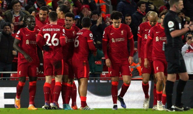 ليفربول يكتسح ليدز ويضيق الخناق على مان سيتي