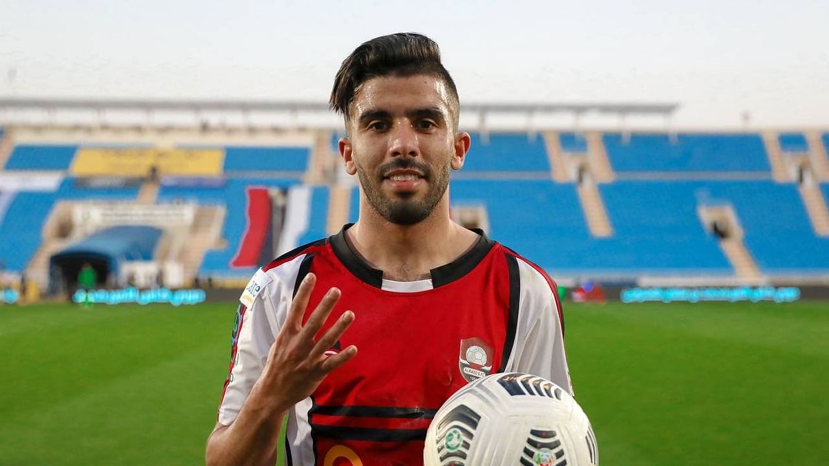 الرائد السعودي يقترب من تجديد عقد لاعبه المغربي البركاوي