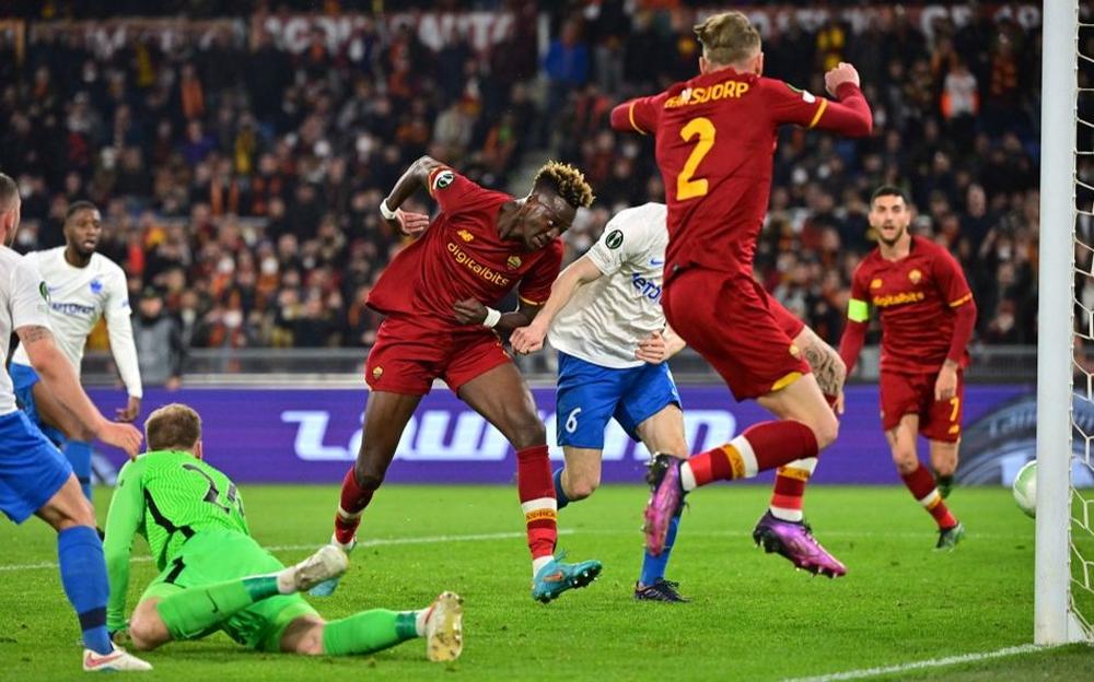 روما يعبر إلى ربع نهائي دوري المؤتمر الأوروبي
