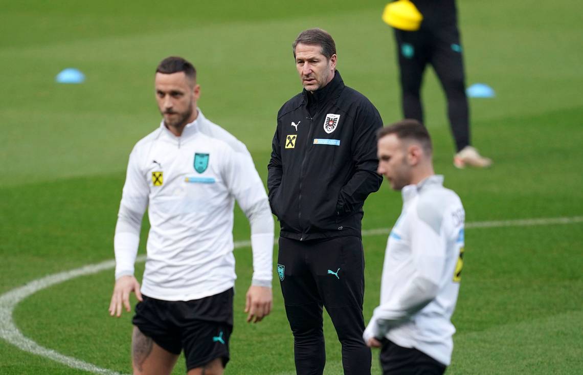 مدرب منتخب النمسا يقرر الاستقالة بعد الفشل في التأهل للمونديال
