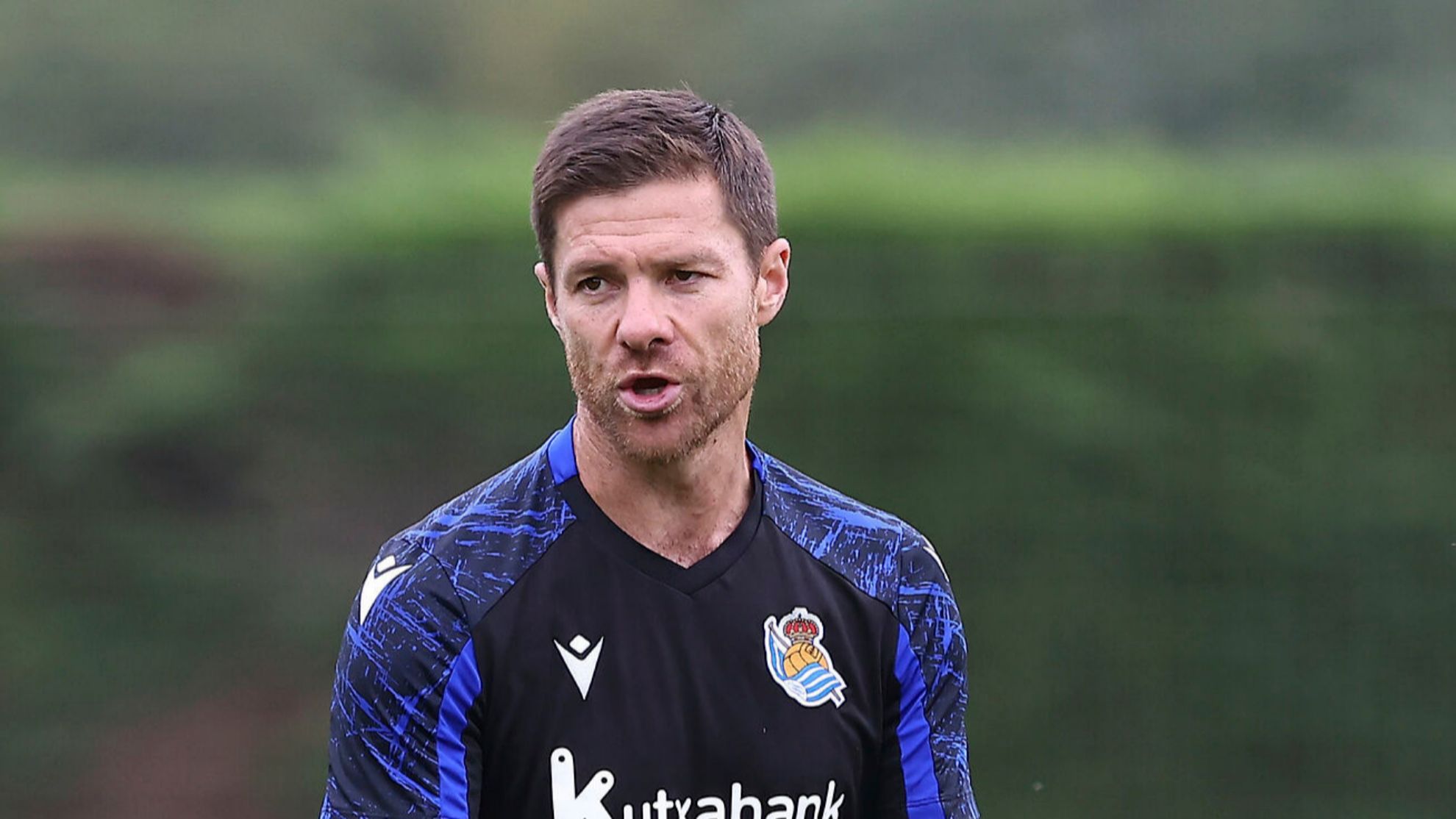 جمهور ريال مدريد يراهن على تشابي لخلافة أنشيلوتي