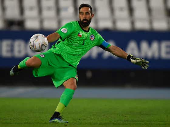 كلاوديو برافو يجدد عقده مع بيتيس موسماً إضافياً