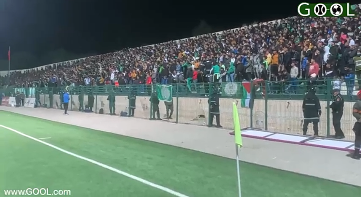 بالفيديو.. رغم بعد المسافة جماهير الرجاء تكتسح جنبات الملعب الشرفي لبني ملال