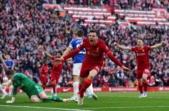 ليفربول يفوز على إيفرتون بثنائية نظيفة ويواصل مطاردة مانشستر سيتي