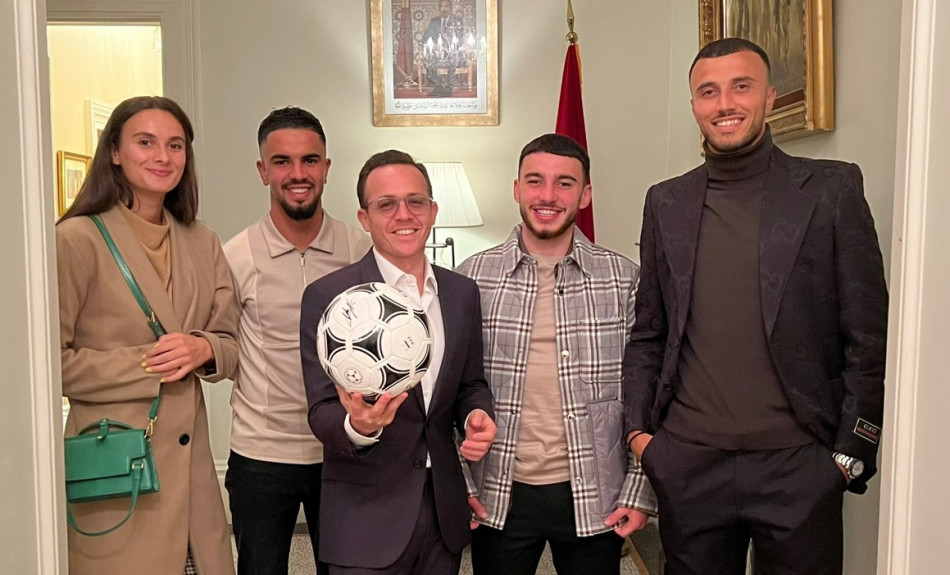 السفير المغربي في انجلترا يخصص استقبالا خاصا للمحترفين المغاربة في البريميرليغ